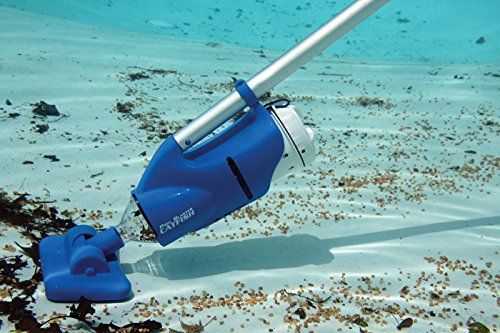 Cleaning the plunge pool using the vaccuum