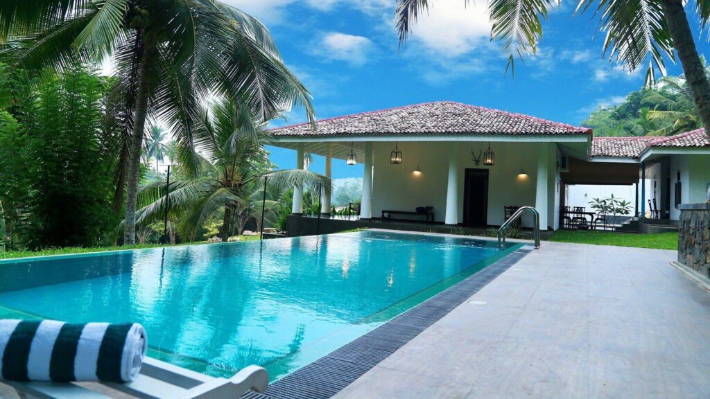 crystal blue fibreglass plunge pool
