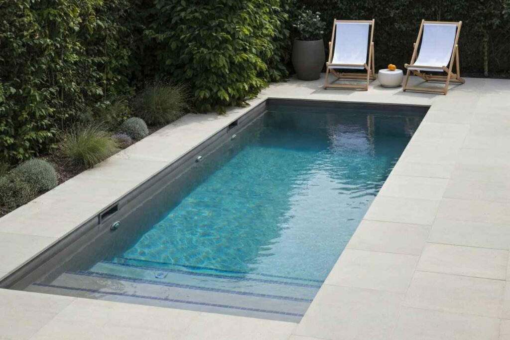 Fibreglass inground plunge pool